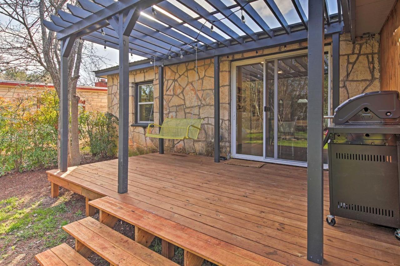 Remodeled Retro Home With Deck, Walk To Main Street! 블랑코 외부 사진
