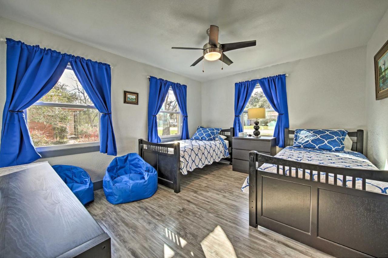 Remodeled Retro Home With Deck, Walk To Main Street! 블랑코 외부 사진