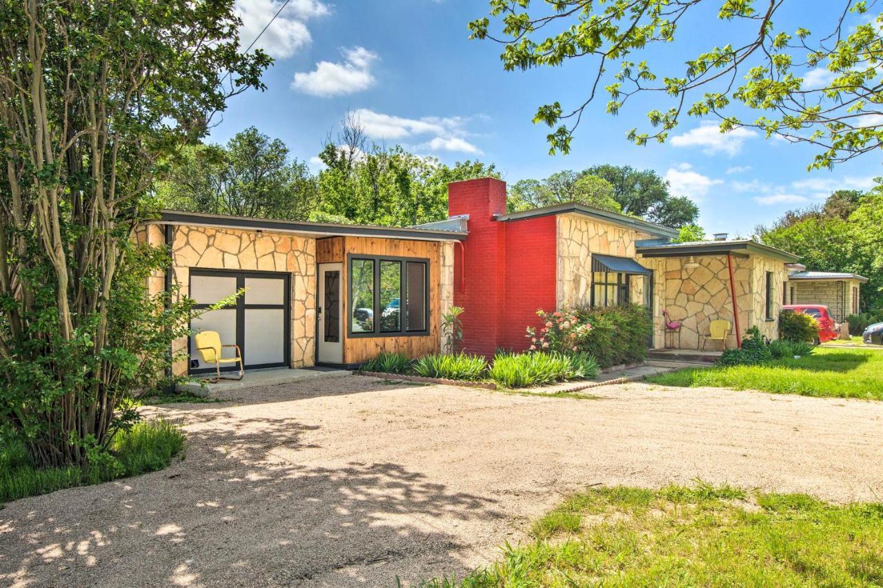 Remodeled Retro Home With Deck, Walk To Main Street! 블랑코 외부 사진